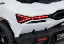 Pojazd Lamborghini Revuelto Białe